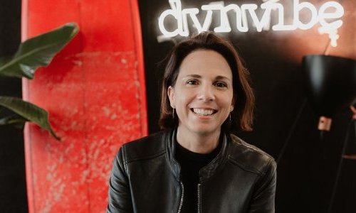 Dynvibe: IA, o novo campo de batalha para a visibilidade das marcas de beleza