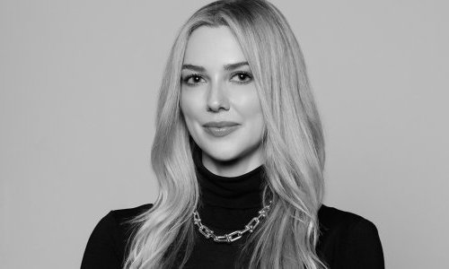 Estée Lauder nomeia Madeleine Boyd para reforçar o apelo de suas marcas
