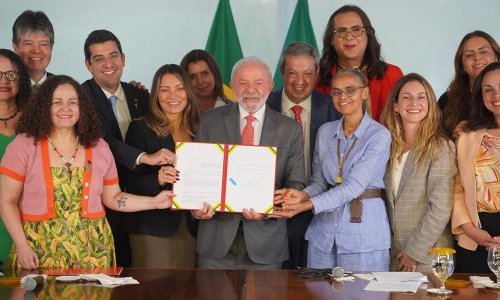 Lula sanciona lei que proíbe uso de animais em testes para cosméticos