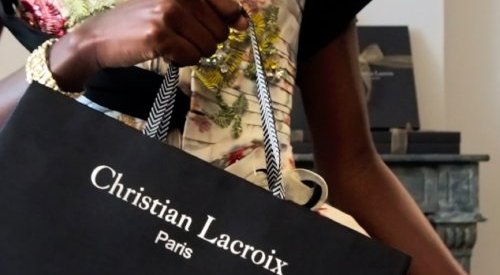 Grupo espanhol Sociedad Textil Lonia compra marca francesa Christian Lacroix