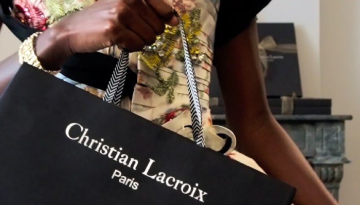 Grupo espanhol Sociedad Textil Lonia compra marca francesa Christian Lacroix