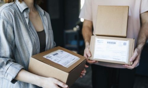 A partir de julho, pequenos pacotes que entrarem na UE pagarão taxa de €3